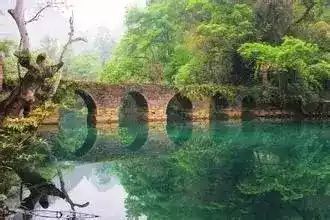 博乐体育：贵州旅逛攻略必去景点贵州当地优越导逛和最佳旅逛线道先容(图3)