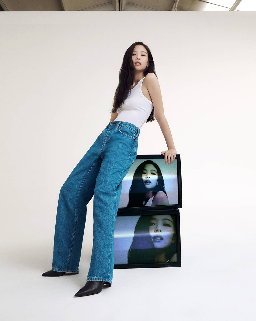 博乐体育：时尚媒体 JENNIE演绎Calvin Klein丹宁 广州时尚媒体 集团(图2)